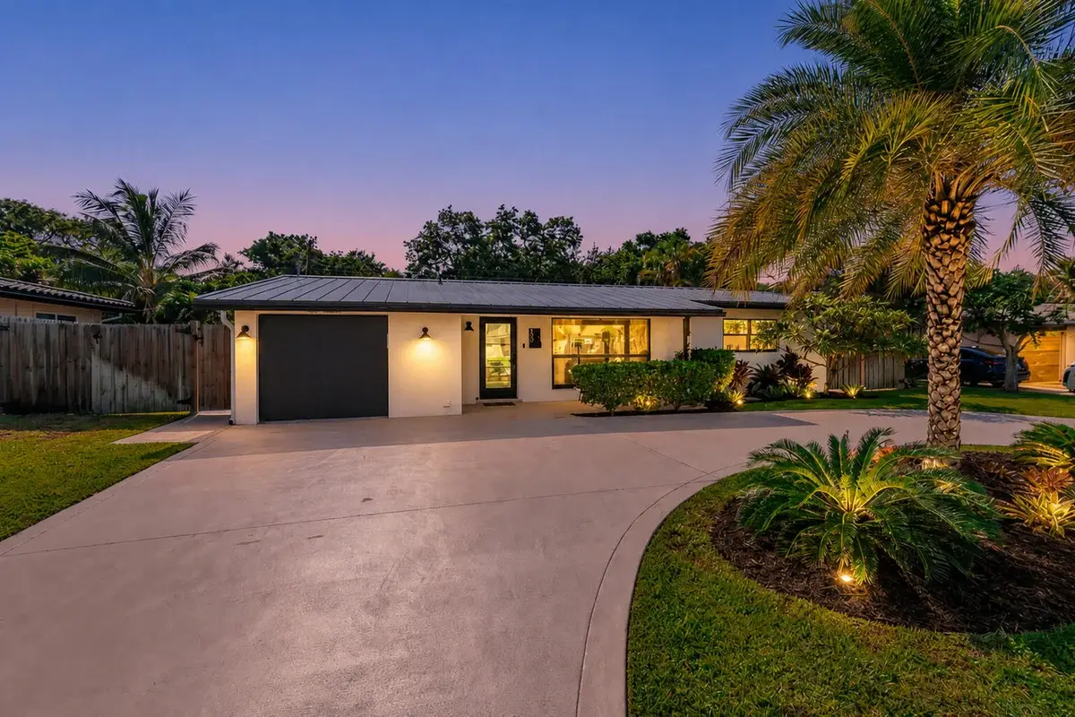 300 SE 8th Ave, Deerfield Beach: photo 1 of 73