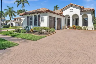 2680 NW 84th Way, Pembroke Pines: photo 1 of 101