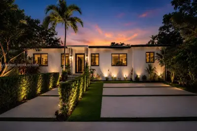 375 SW 32nd Rd, Miami: photo 1 of 44