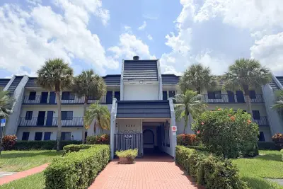 4266 Deste Ct #101, Lake Worth: photo 1 of 19