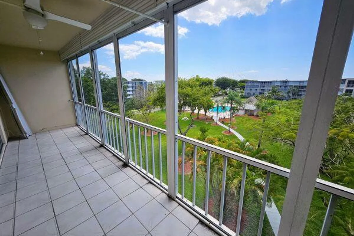 4650 Washington St #504, Hollywood: photo 1 of 25