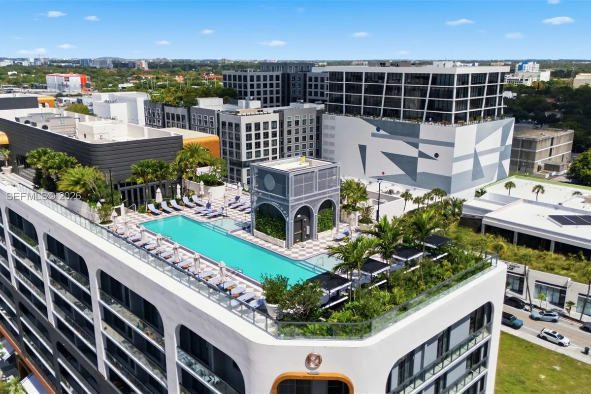 2700 NW 2nd #317, Miami: photo 1 of 12