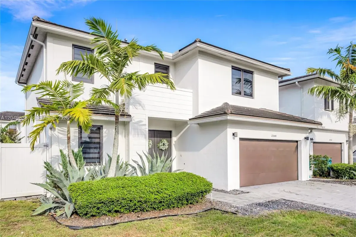 23541 SW 107th Pl, Homestead: photo 1 of 48