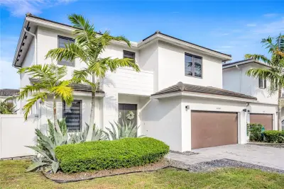 23541 SW 107th Pl, Homestead: photo 1 of 48