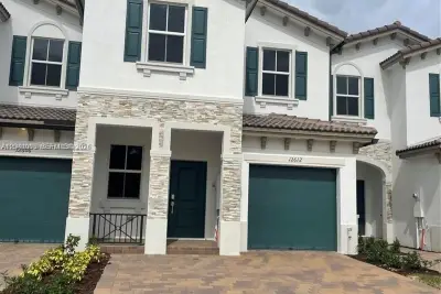 12612 NW 22nd Pl, Miami: photo 1 of 10