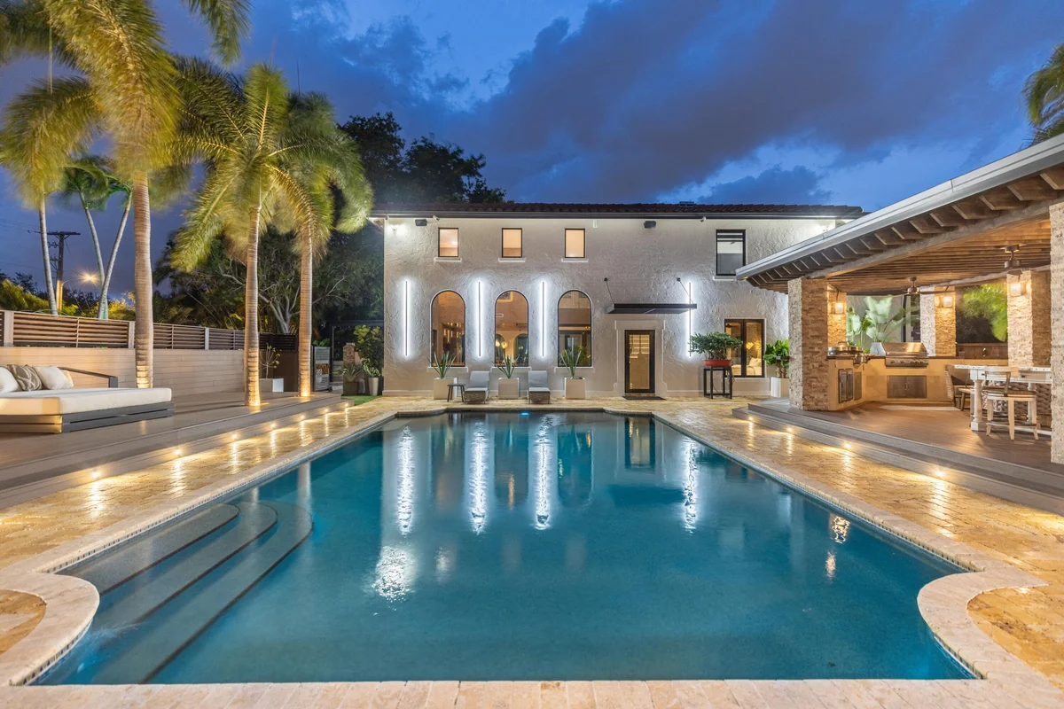 290 NW 6th St, Boca Raton: photo 1 of 91