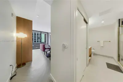 2700 NW 2nd Ave #244, Miami: photo 1 of 11