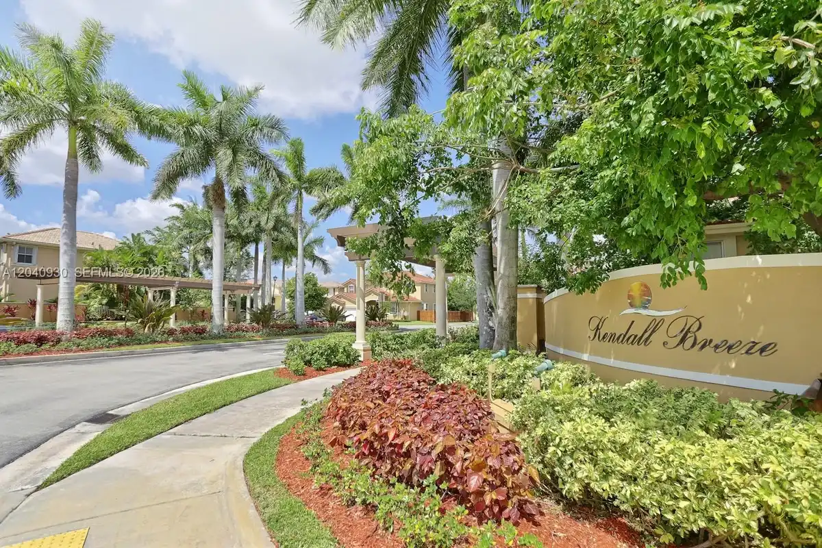 12361 SW 123rd Ter, Miami: photo 1 of 86