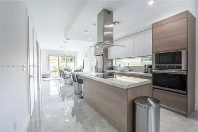 3461 SW 25th St #B, Miami: photo 1 of 23