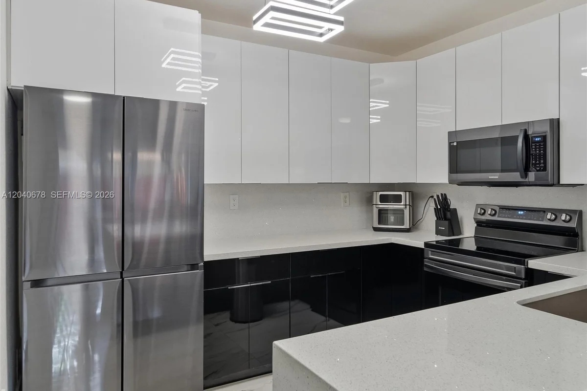 1420 NE 33rd Ave #109-15, Homestead: photo 1 of 23