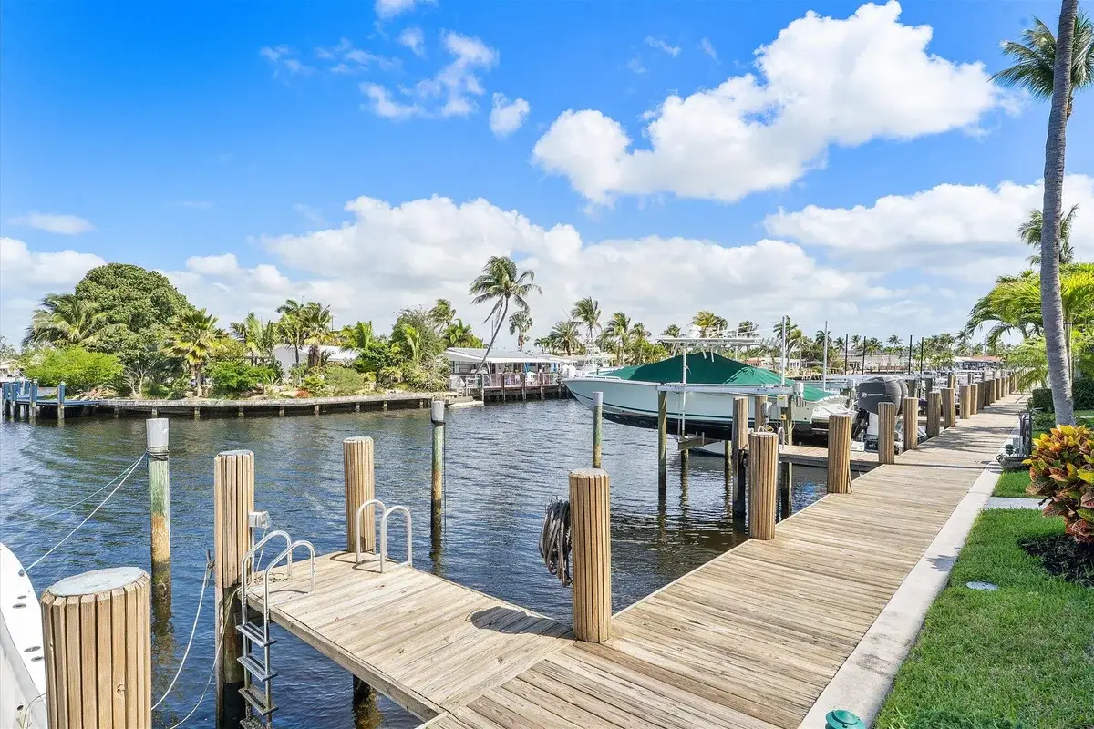 1351 SE 3rd Ave, Pompano Beach: photo 1 of 58