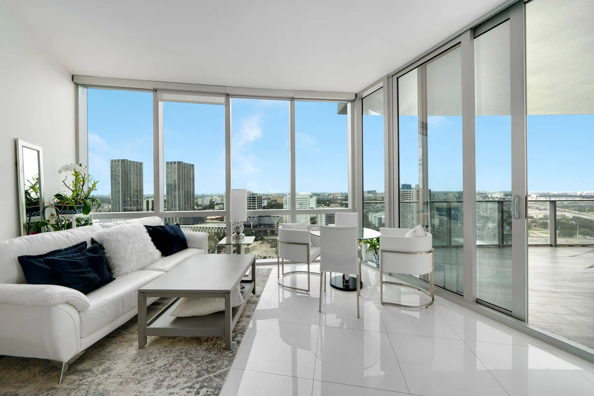 851 NE 1st Ave #2410, Miami: photo 1 of 27