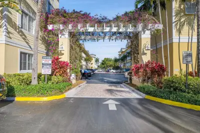 1515 E Broward Blvd #227, Fort Lauderdale: photo 1 of 47