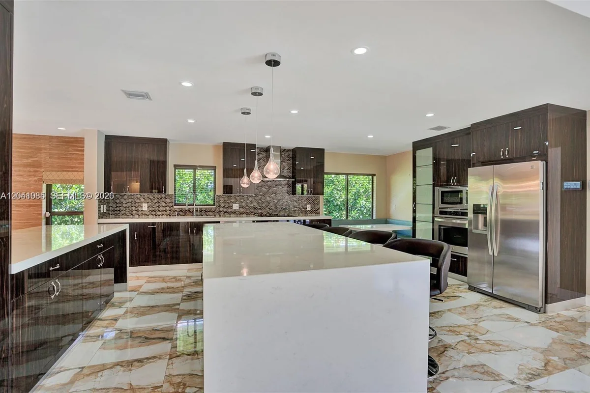 2255 NE 120th St, North Miami: photo 1 of 30