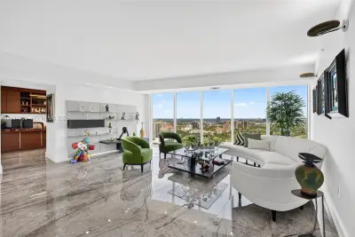 3370 Hidden Bay Dr #UPH3715, Aventura: photo 1 of 83