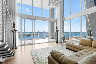 1040 Biscayne Blvd #3101, Miami: photo 1 of 27
