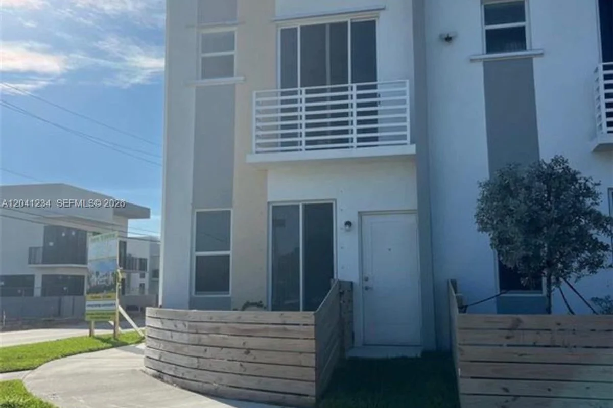 24600 SW 129th Ave #3-A, Homestead: photo 1 of 13