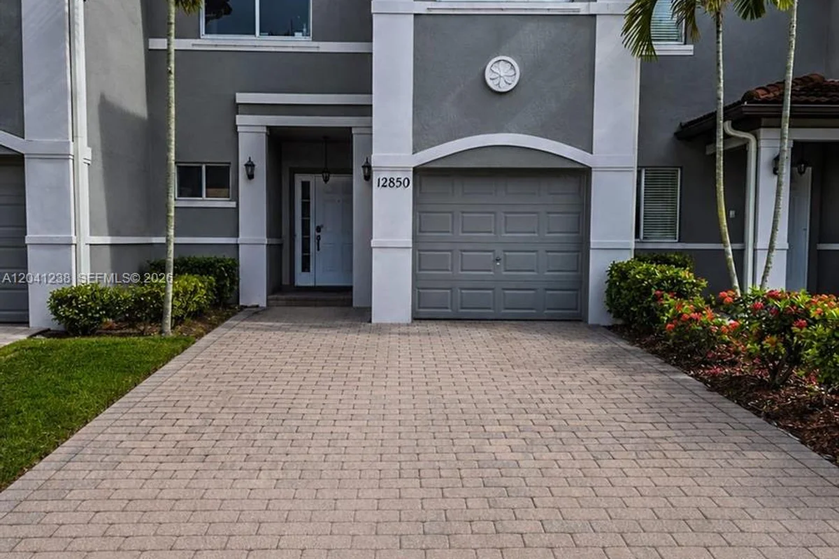 12850 SW 28th Ct, Miramar: photo 1 of 20