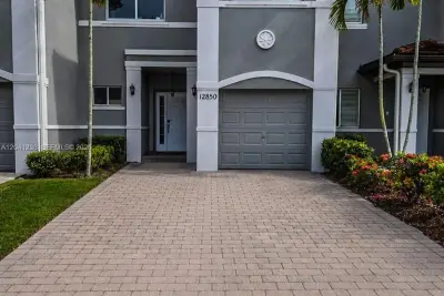 12850 SW 28th Ct, Miramar: photo 1 of 20