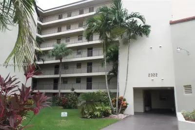 2320 S Cypress Bend Dr #206, Pompano Beach: photo 1 of 40