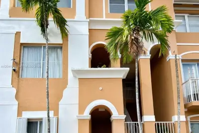 7250 NW 177th St #200-16, Hialeah: photo 1 of 14