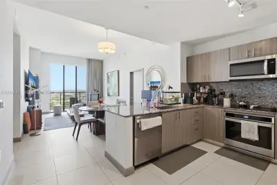 5350 NW 84th Ave #1901, Doral: photo 1 of 24