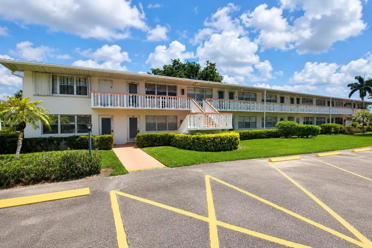 338 Camden O, West Palm Beach: photo 1 of 14