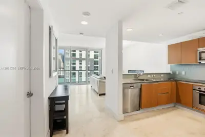 1050 Brickell Ave #2112, Miami: photo 1 of 23