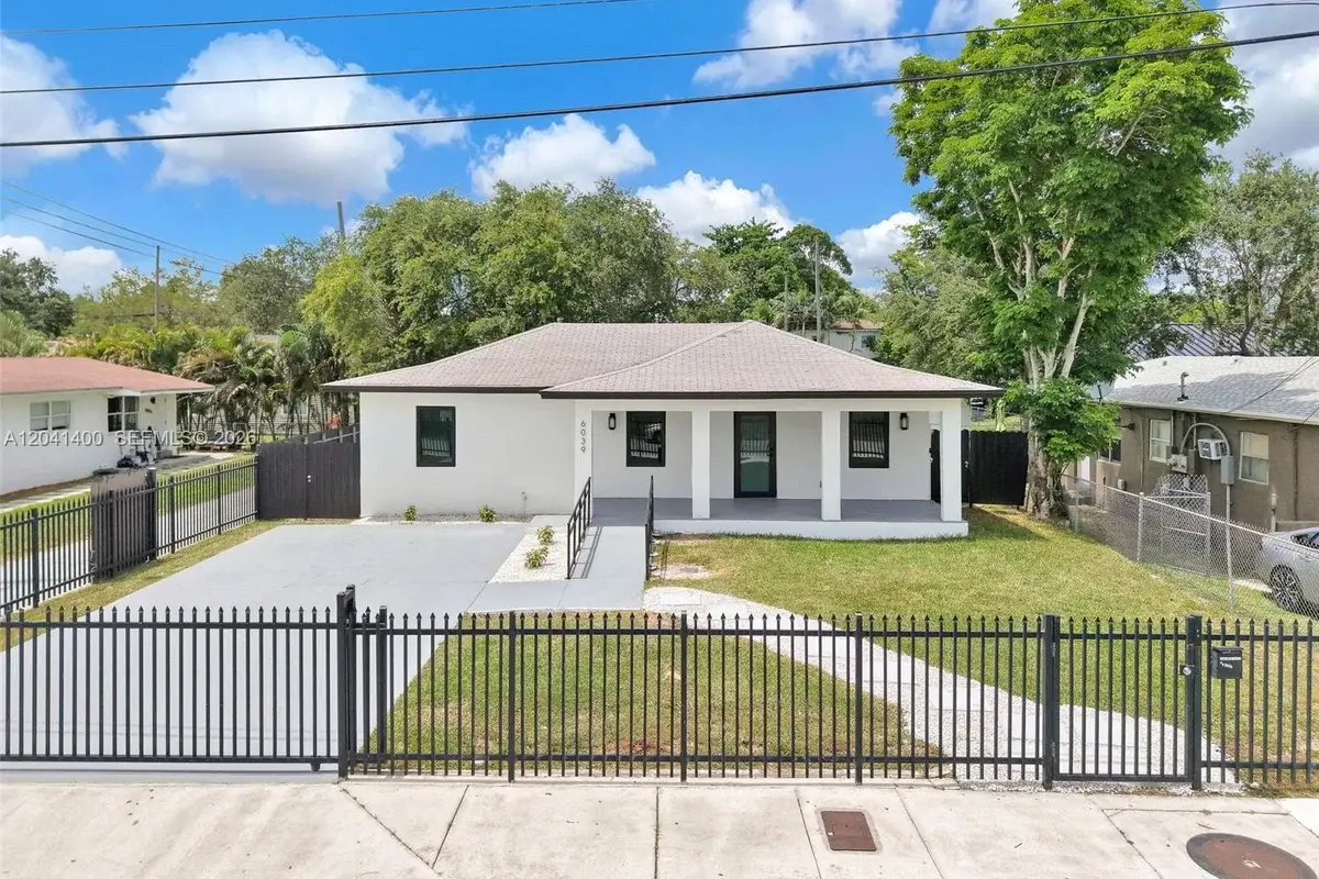 6039 SW 63rd Ter, South Miami: photo 1 of 38