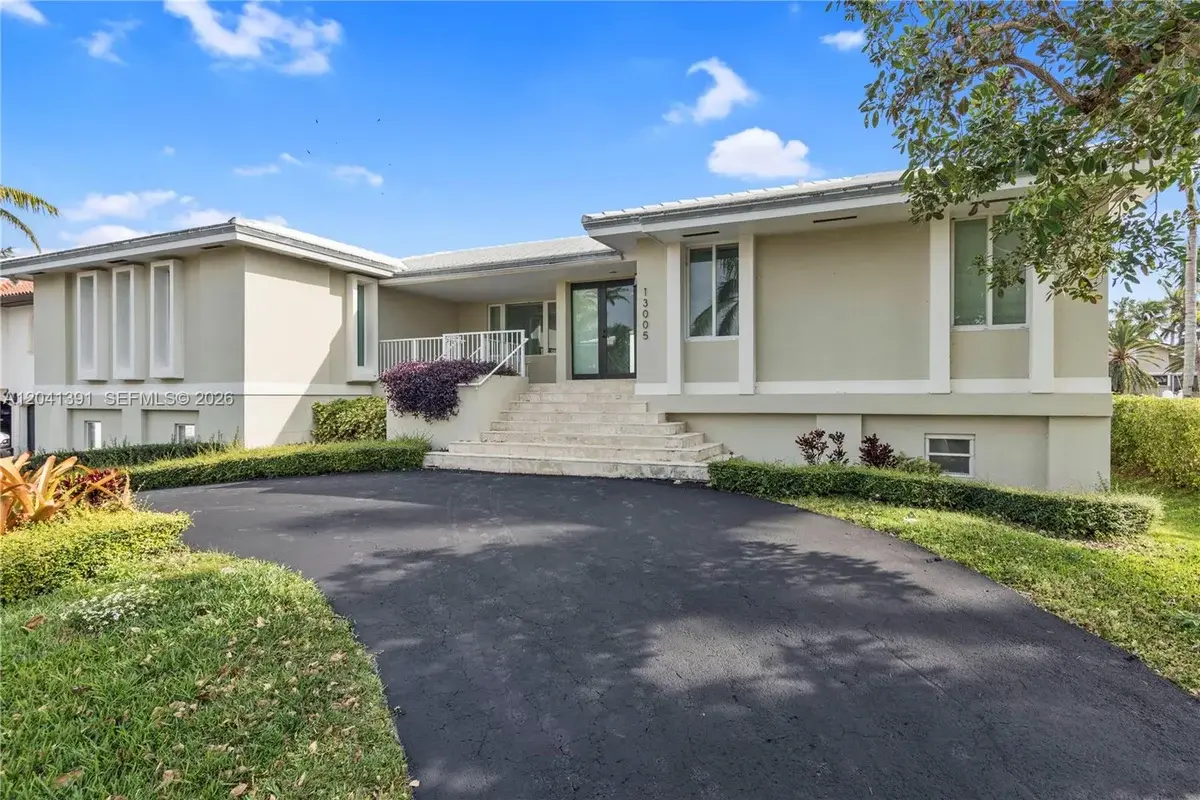 13005 Zambrana St, Coral Gables: photo 1 of 19