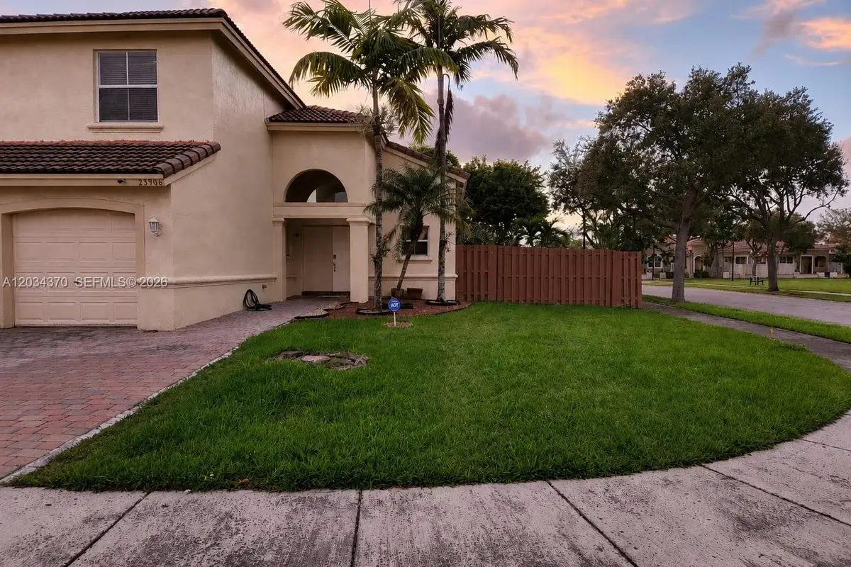 23906 SW 108 Pl, Homestead: photo 1 of 10