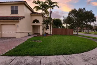 23906 SW 108 Pl, Homestead: photo 1 of 10