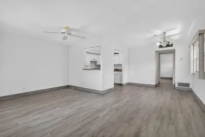 654 Saxony N, Delray Beach: photo 1 of 10