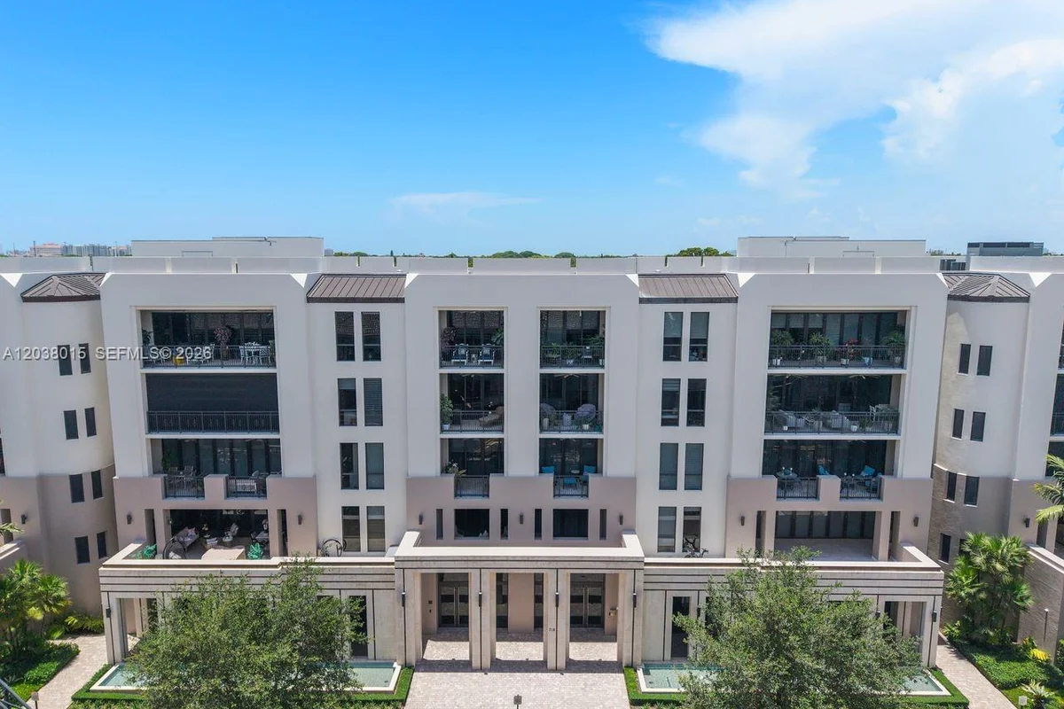 718 Valencia Ave #403, Coral Gables: photo 1 of 44