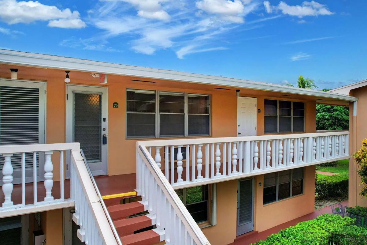 70 Camden C, West Palm Beach: photo 1 of 28