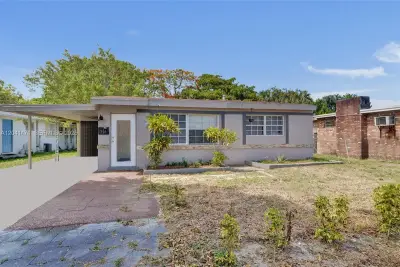 701 SW 7th St, Pompano Beach: photo 1 of 19