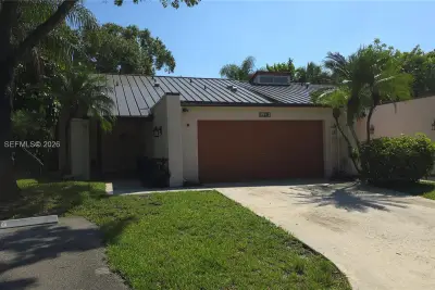 3412 Spring Bluff Pl #43, Lauderhill: photo 1 of 39