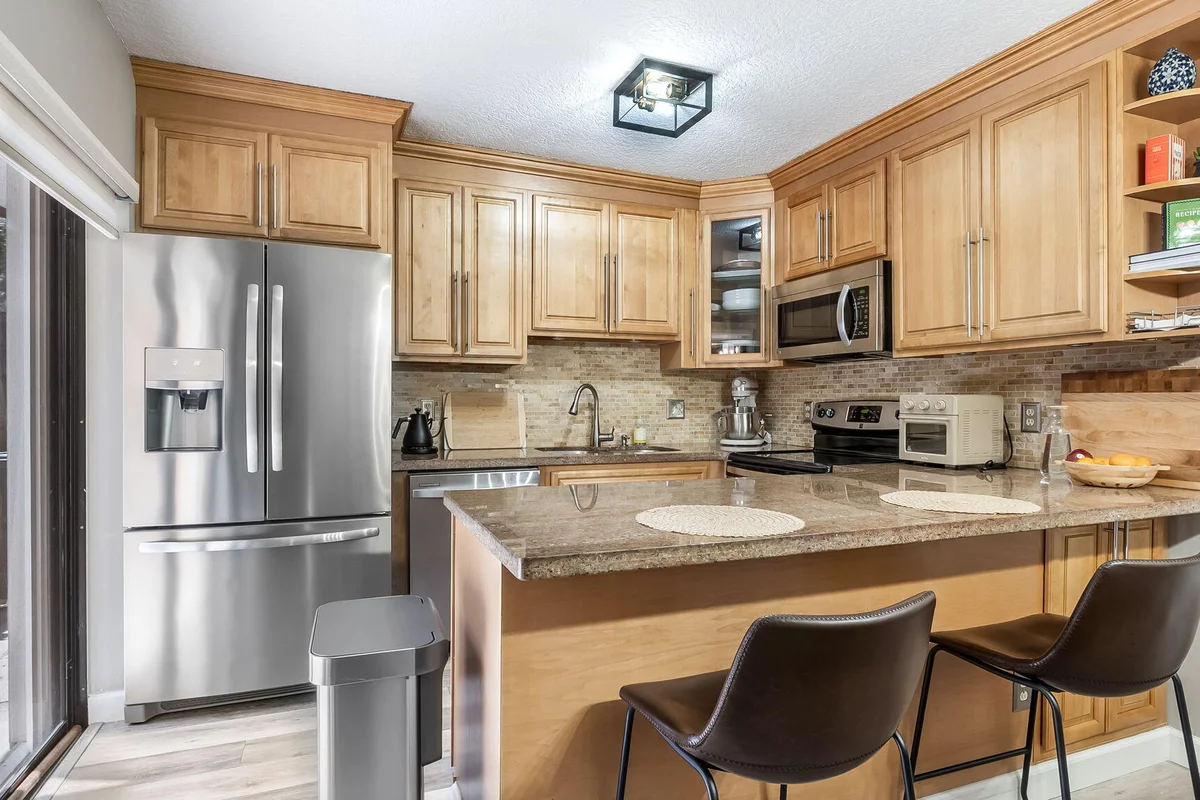 725 NW 99th Cir, Plantation: photo 1 of 35