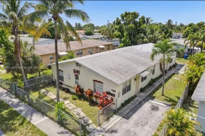 841 SW 7th St #C, Pompano Beach: photo 1 of 20