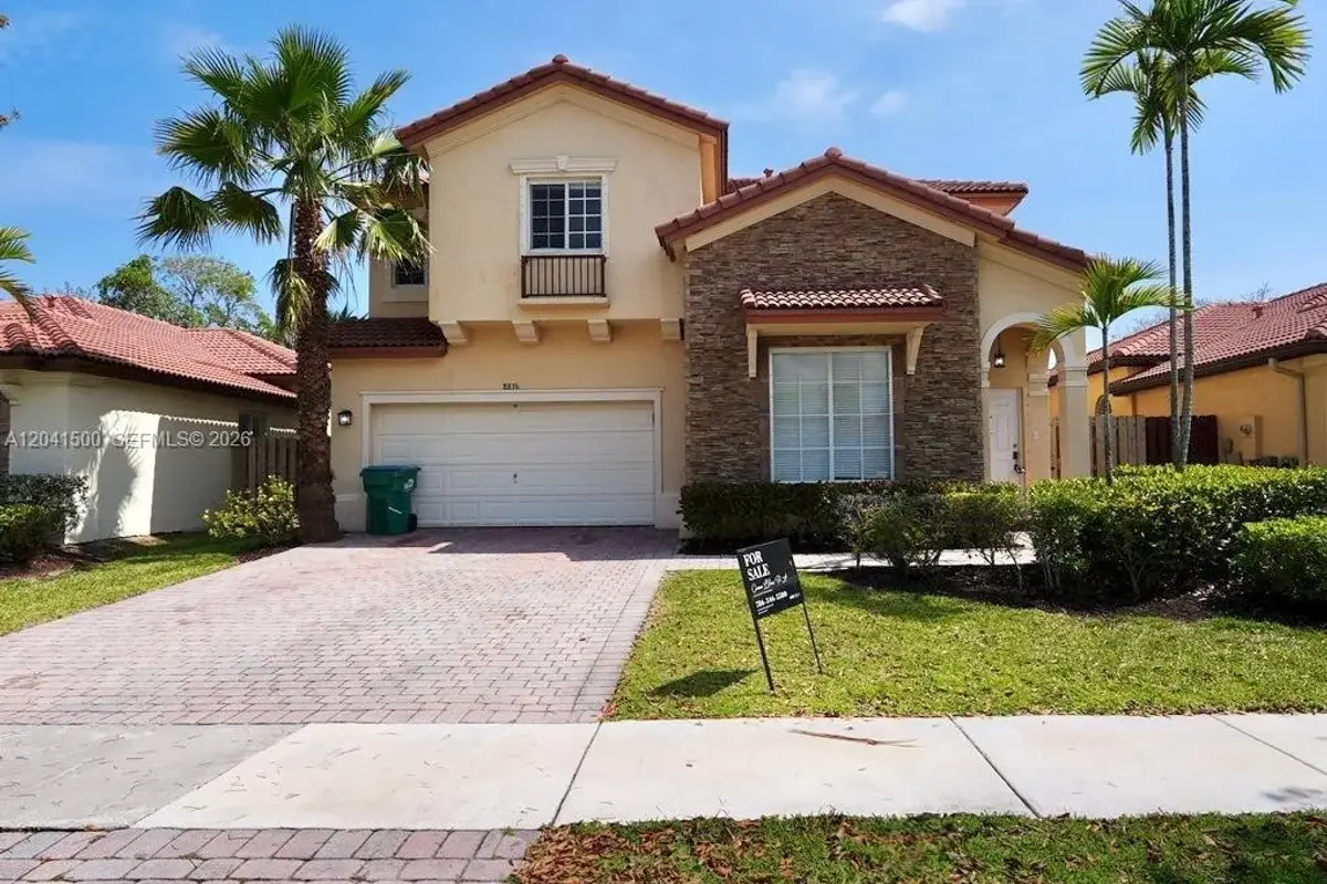 8836 SW 221 Ter, Miami: photo 1 of 28
