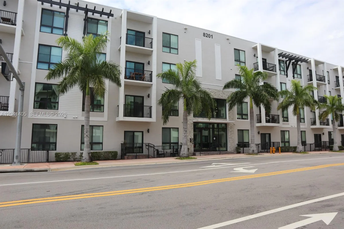 8201 NW 41st St #D-402, Doral: photo 1 of 34