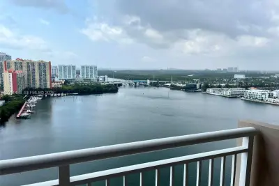 250 174th St #2301, Sunny Isles Beach: photo 1 of 18