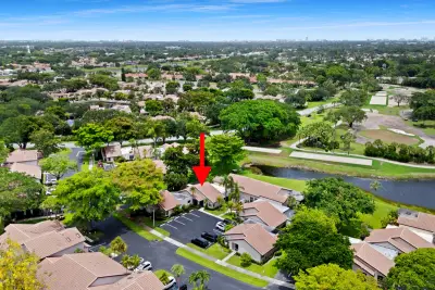 3018 Lakeshore Dr, Deerfield Beach: photo 1 of 36