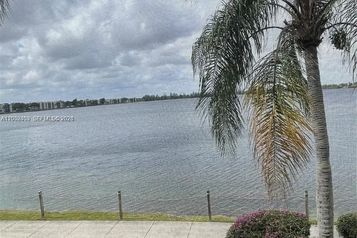 110 Lake Emerald #203, Oakland Park: photo 1 of 17
