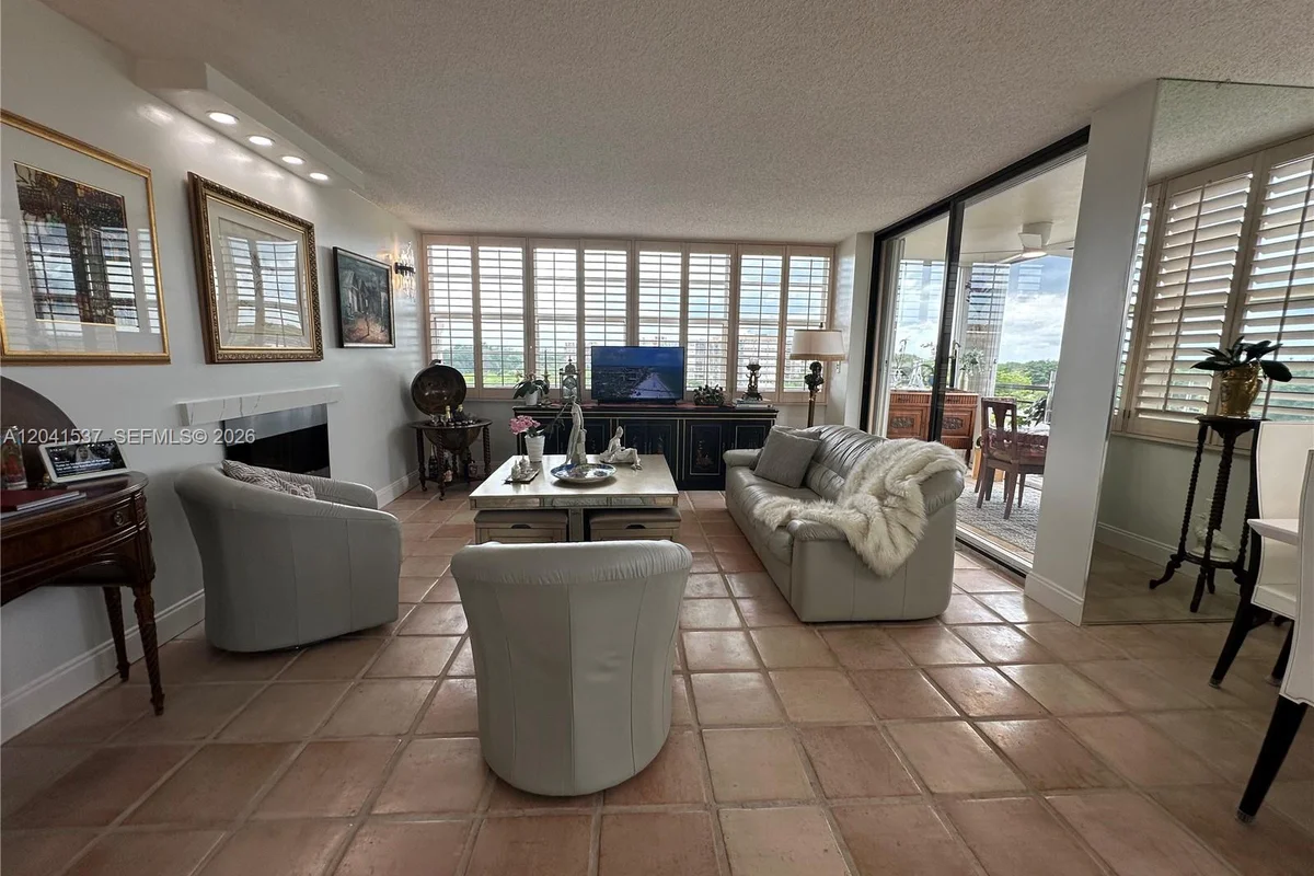 1200 Saint Charles Pl #618, Pembroke Pines: photo 1 of 23