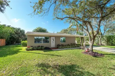 1634 NE 3rd Ave, Delray Beach: photo 1 of 30
