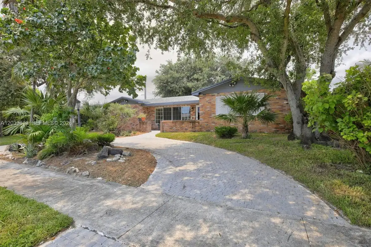 5511 Taylor St, Hollywood: photo 1 of 53