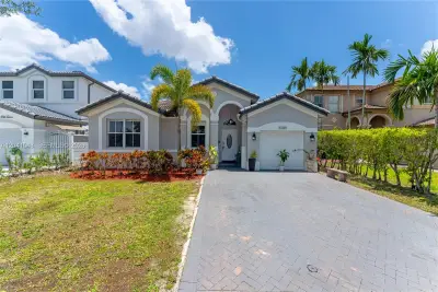 15506 SW 25th Ter, Miami: photo 1 of 47