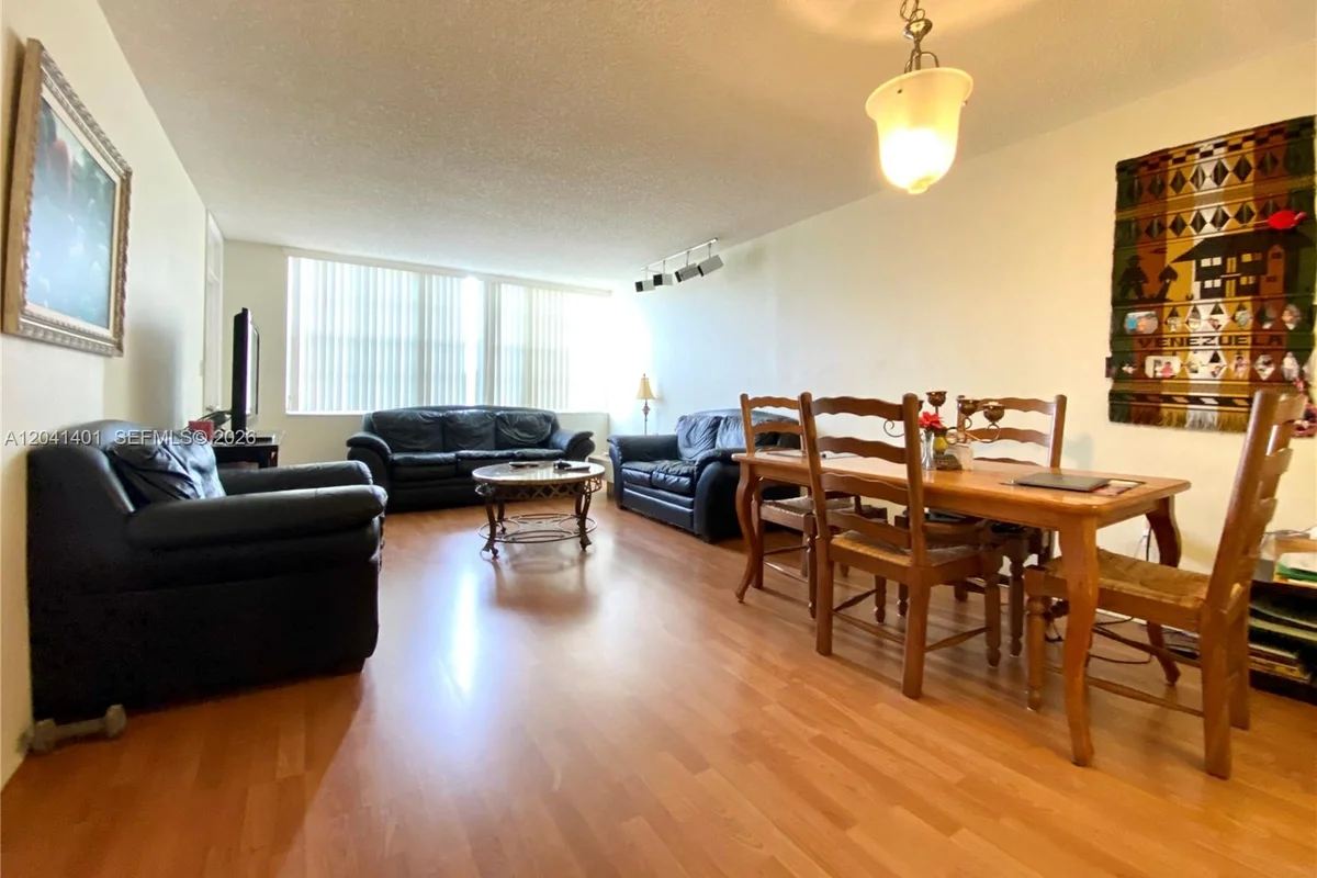 1300 Saint Charles Pl #420, Pembroke Pines: photo 1 of 7