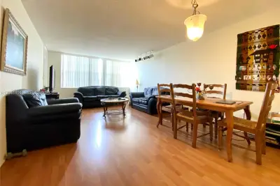 1300 Saint Charles Pl #420, Pembroke Pines: photo 1 of 7